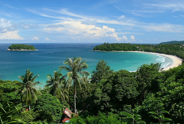 Baia de Kata Beach en la isla de Phuket