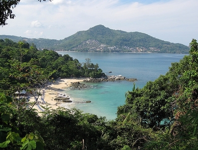 Laem Sing Beach a Phuket en Tailandi vista desde el alto