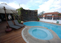 Piscina Hotel Patong Phuket